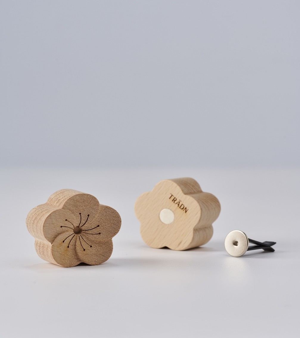 Natural wood car diffuser for essential oils – TRÄDN aromatherapy