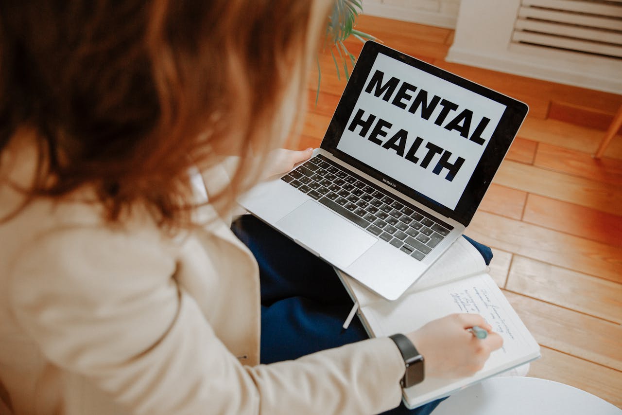 online emotion code healing session therapist-taking-notes