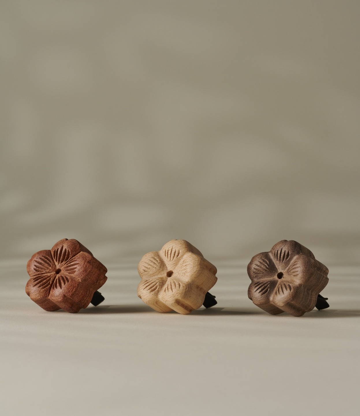 Japanese Sakura Wooden Car Diffusers – 3-Pack Vent Clips - Image 2